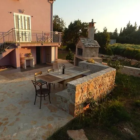 Cozy House In Old Stone Village Hvar Island Holiday home